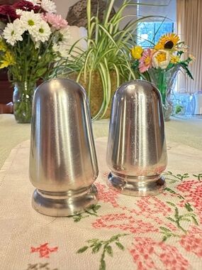 Vintage Reed & Barton “Viking” Stainless Steel Salt & Pepper Shakers – MCM